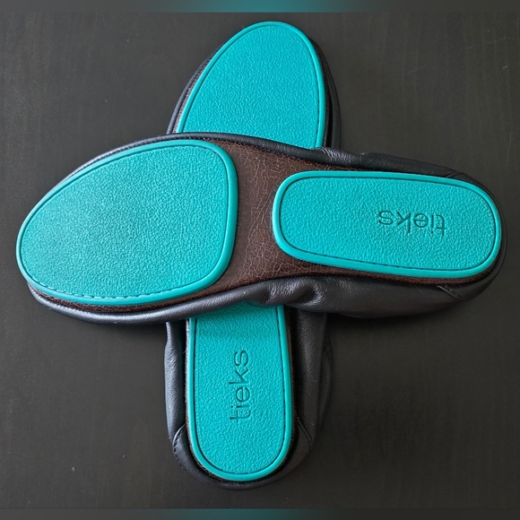 Tieks Matte Black Leather Flats size 8 - Picture 10 of 11